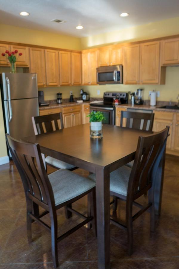 Serene 3Br Apartment 4Tvs Free Wi-Fi & Parking -E- Мосс-Пойнт Екстер'єр фото