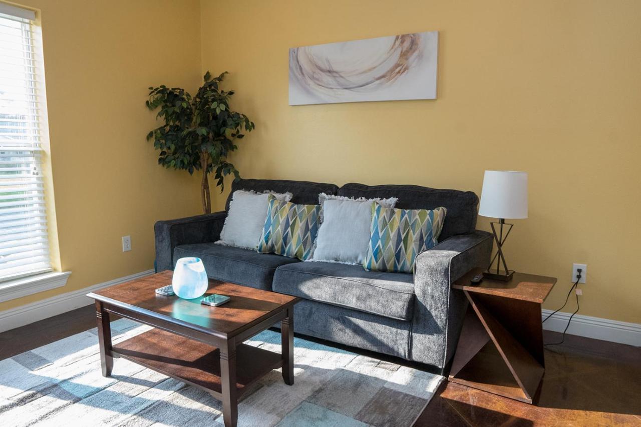 Serene 3Br Apartment 4Tvs Free Wi-Fi & Parking -E- Мосс-Пойнт Екстер'єр фото