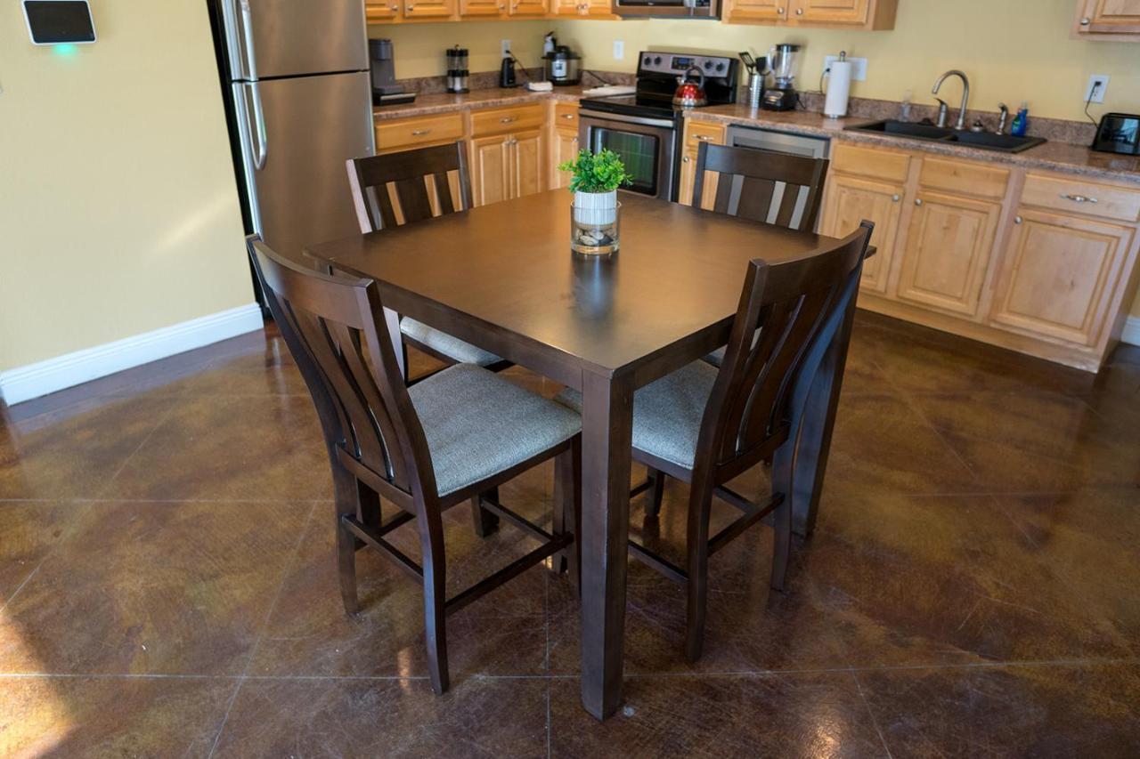 Serene 3Br Apartment 4Tvs Free Wi-Fi & Parking -E- Мосс-Пойнт Екстер'єр фото