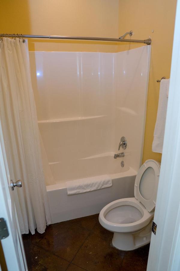 Serene 3Br Apartment 4Tvs Free Wi-Fi & Parking -E- Мосс-Пойнт Екстер'єр фото
