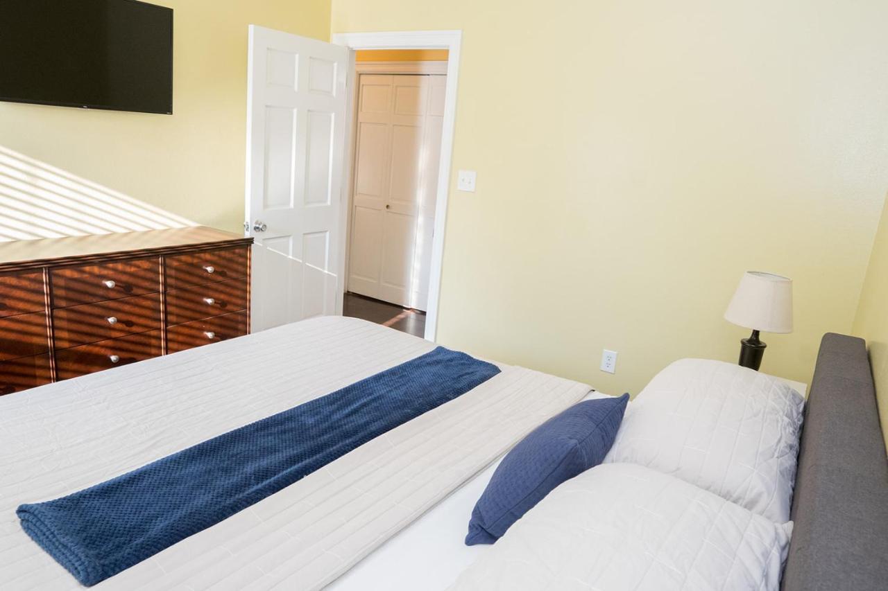 Serene 3Br Apartment 4Tvs Free Wi-Fi & Parking -E- Мосс-Пойнт Екстер'єр фото