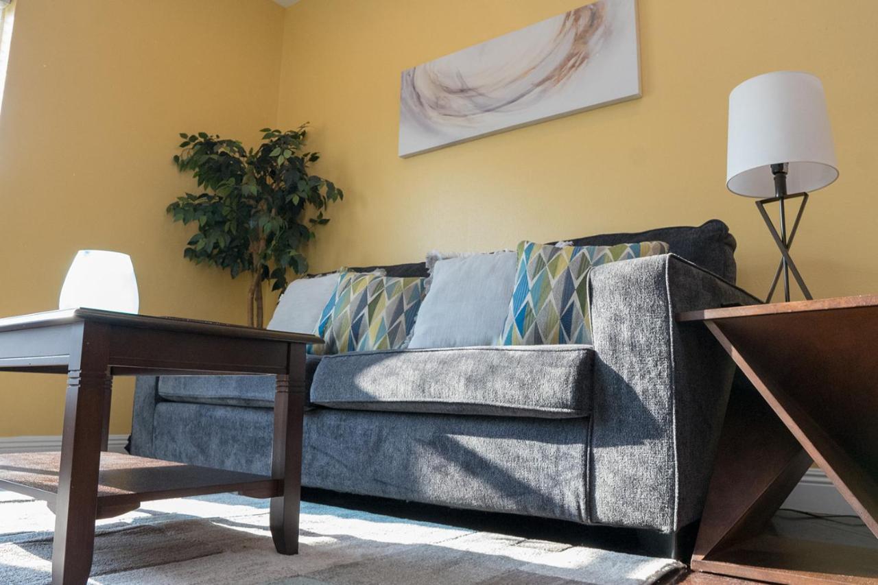 Serene 3Br Apartment 4Tvs Free Wi-Fi & Parking -E- Мосс-Пойнт Екстер'єр фото