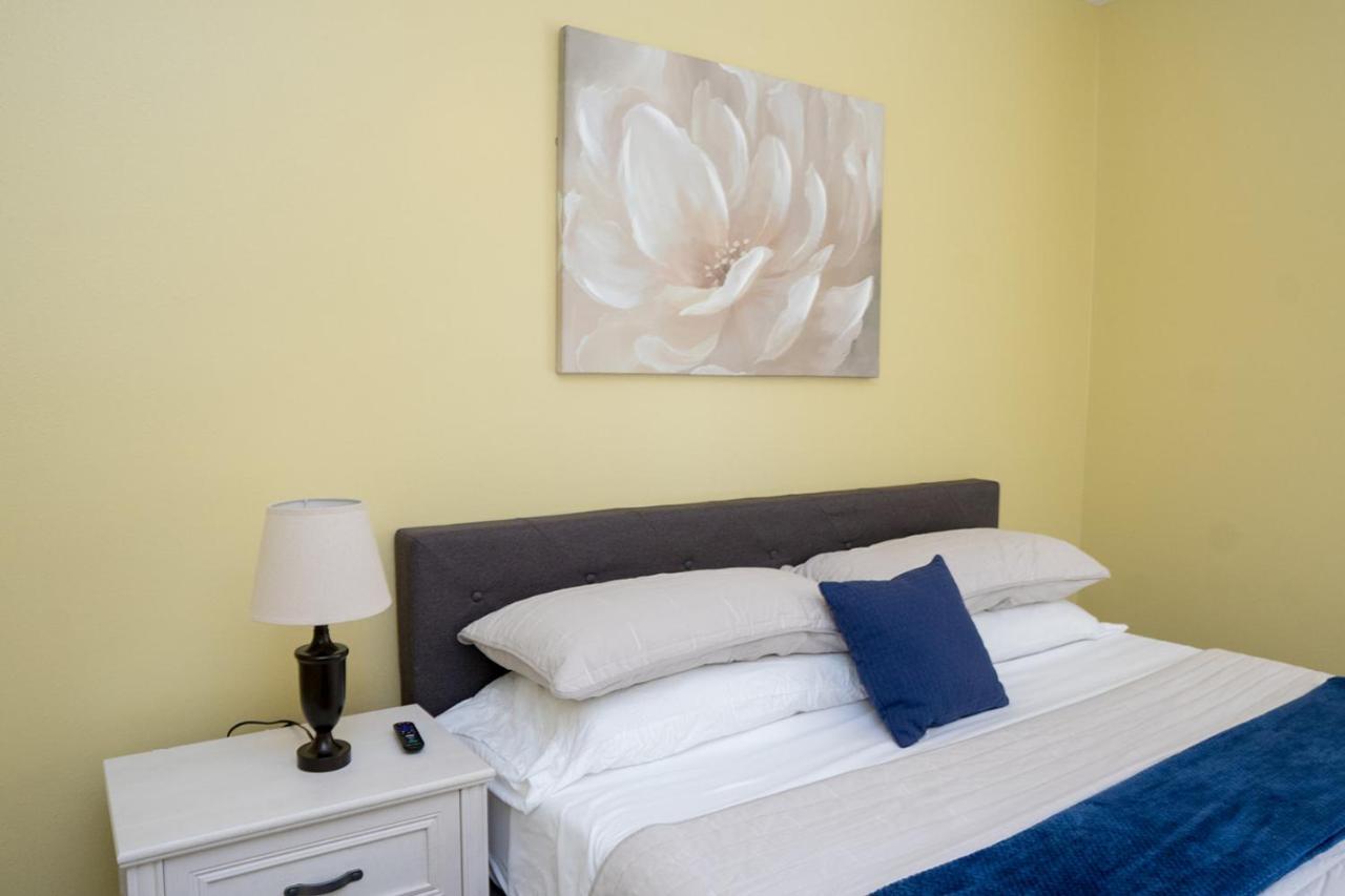 Serene 3Br Apartment 4Tvs Free Wi-Fi & Parking -E- Мосс-Пойнт Екстер'єр фото